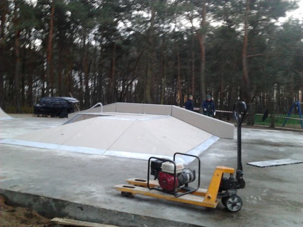 67834_558610847564966_835693256_n